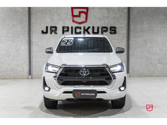 TOYOTA HILUX 2.8 D-4D TURBO DIESEL CD SRX 4X4 AUTOMÁTICO TOYOTA HILUX 2.8 D-4D TURBO DIESEL CD SRX 4X4 AUTOMÁTICO